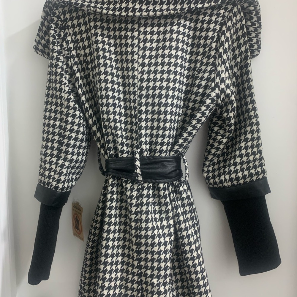 Black & White Coat - Picture 6 of 11